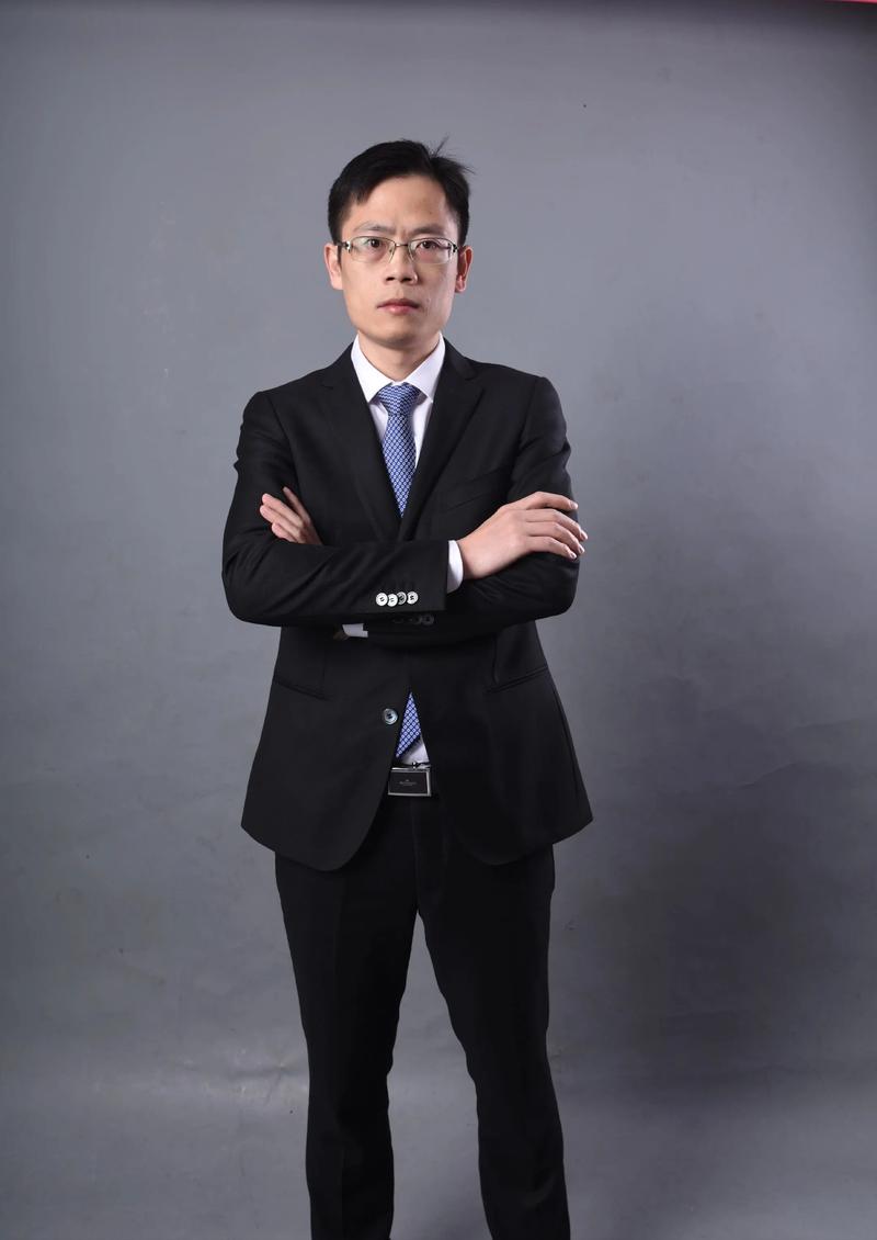李小容 视觉与舞美负责人
